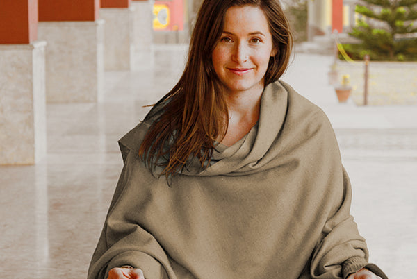 Devata Meditation Shawl  Buy Himalayan Merino Wool Shawl – Esprit