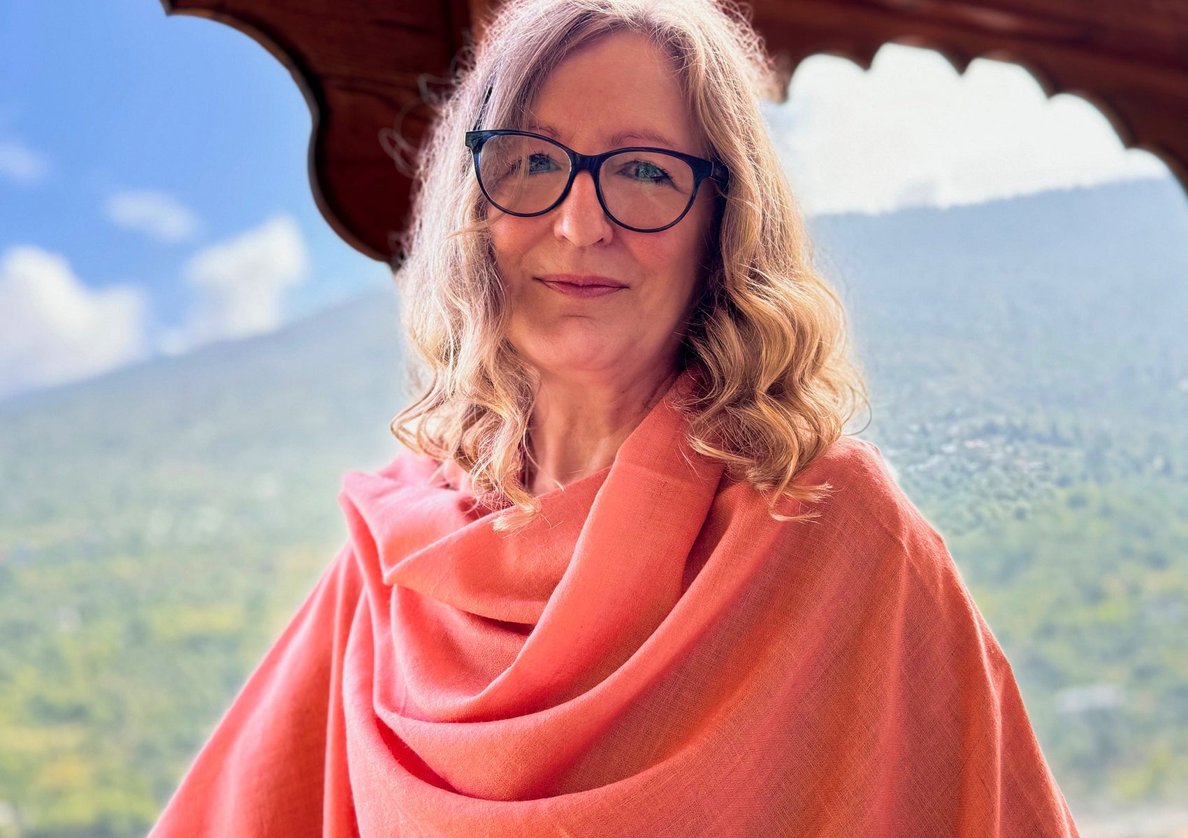 LAKSHMI SUPREME - Authentic Pashmina Meditation Shawl - Coral