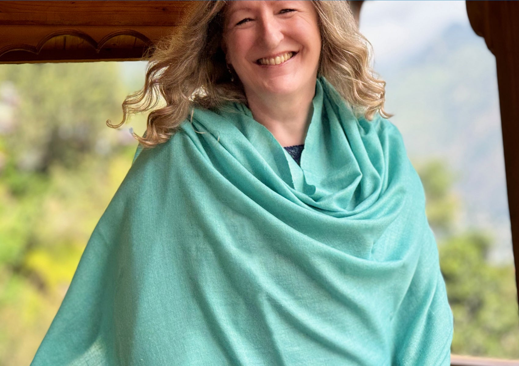 LAKSHMI SUPREME - Authentic Pashmina Meditation Shawl - Aqua