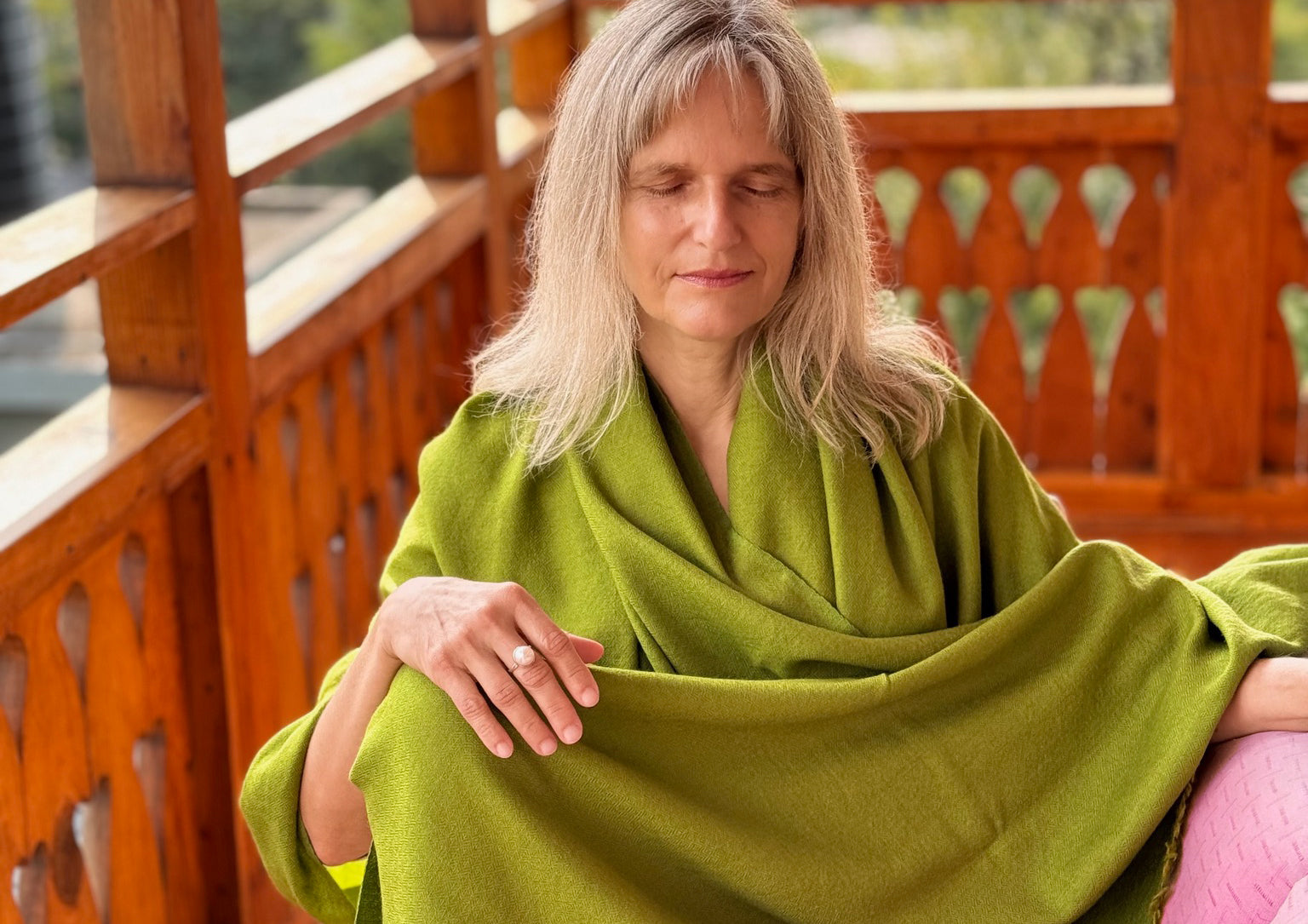 LAMA - Large Meditation Blanket - Green