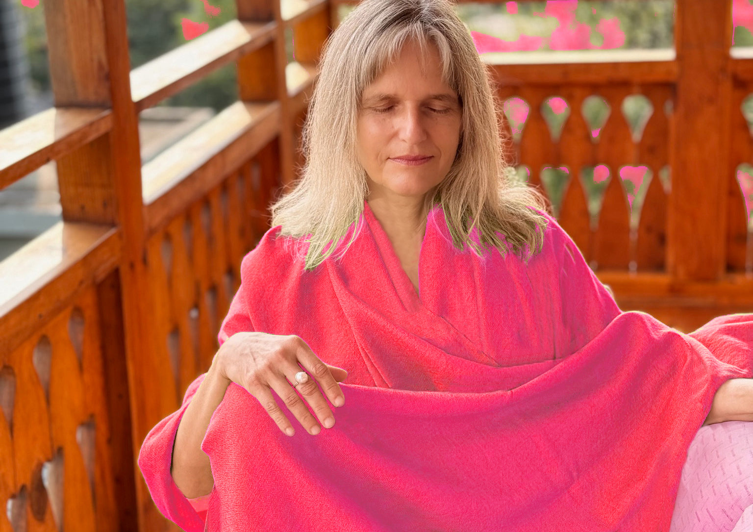 LAMA - Large Meditation Blanket - Bright Pink